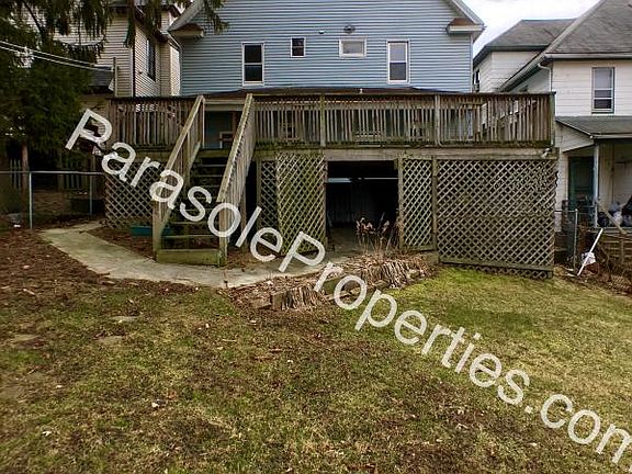 2nd image of 829 Woodlawn St