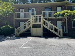 380 Corbly Dr APT 4, Hendersonville, NC 28739
