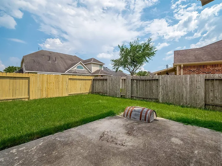 16010 Juniper Shores Dr — Photo 27