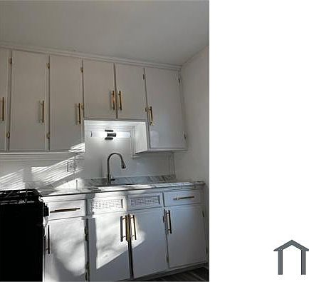 4th image of 18103 Harvard Ave #2