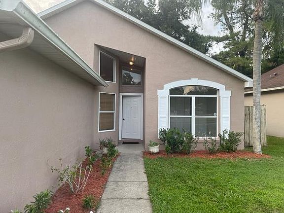 2nd image of 138 Kelly Cir