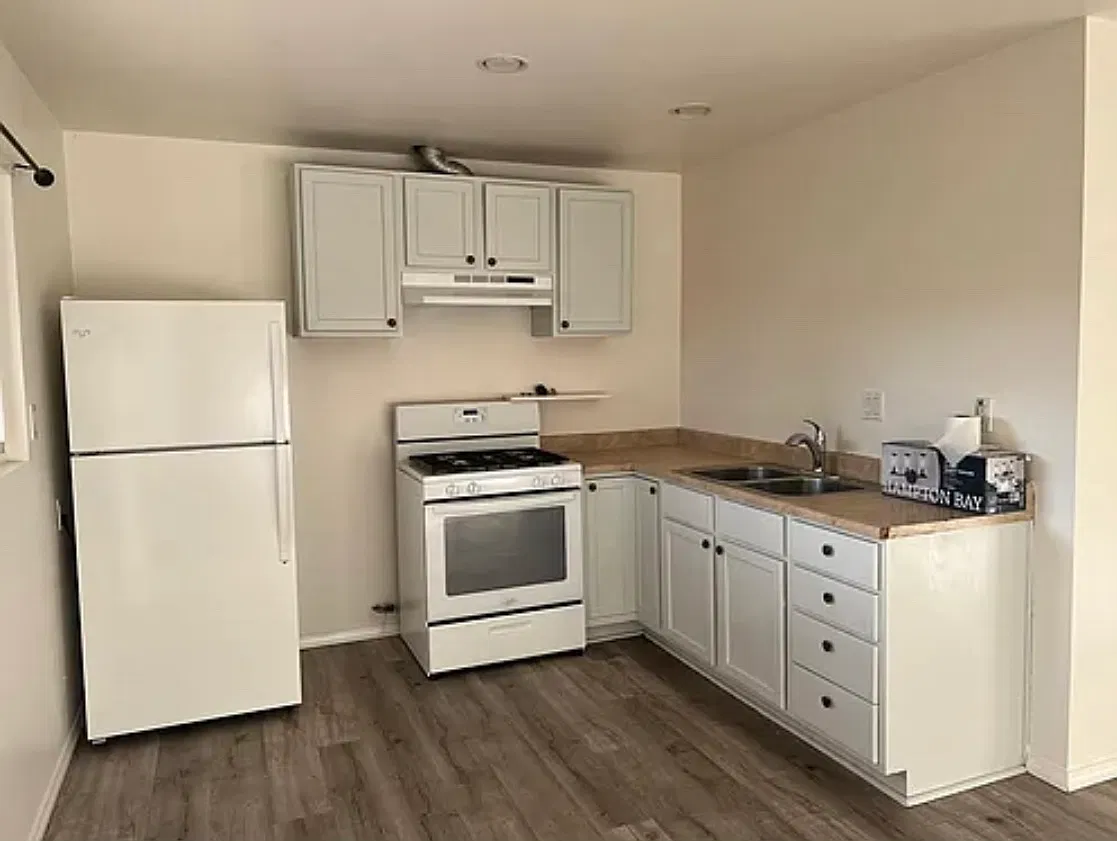 2 bed, 1128 sqft, $1,900 — Photo 1