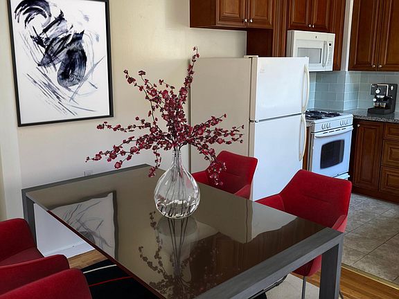 4th image of 221 24th Ave APT 204