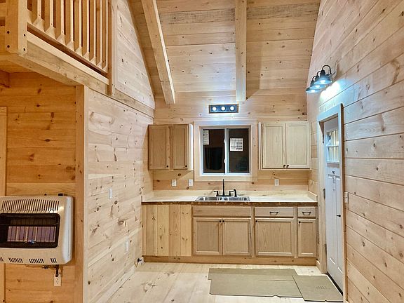 5th image of 8 Jaquith Pond Road