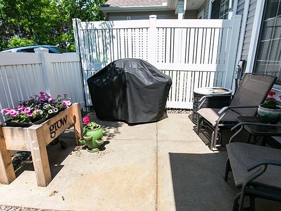 3rd image of 534 Mariner Way