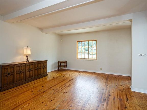 5th image of 905 Grover Ave