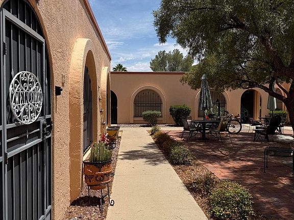 2nd image of 181 W Calle Del Ano