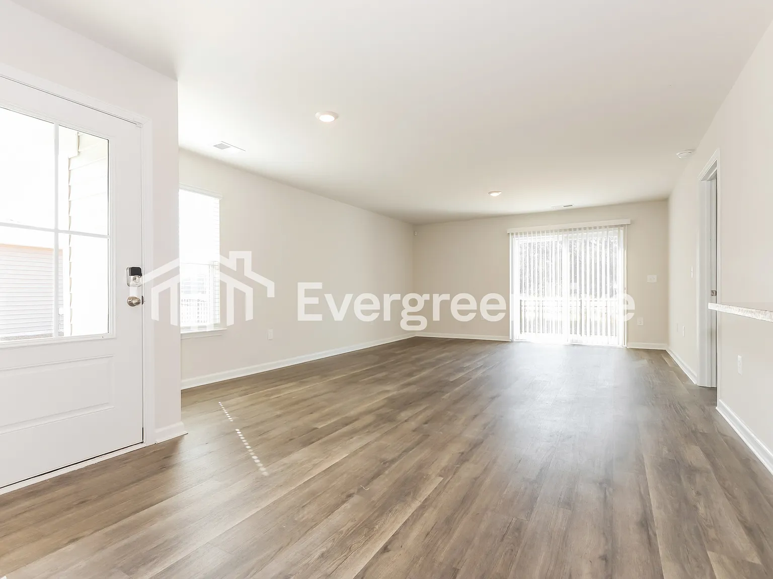 4 bed, 2.0 bath, 1597 sqft, $1,745 — Photo 4