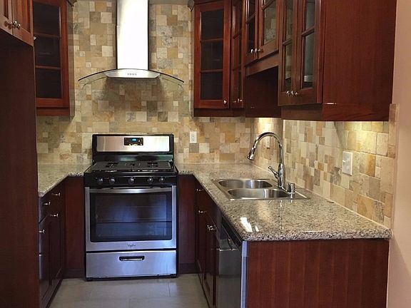 3rd image of 3220 Altura Ave APT 233