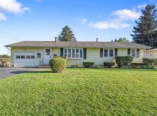 308 Chestnut Heights Dr, Liverpool, NY 13088