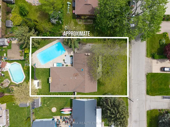 4 Mackie St, Saint Catharines, ON L2N 5N5