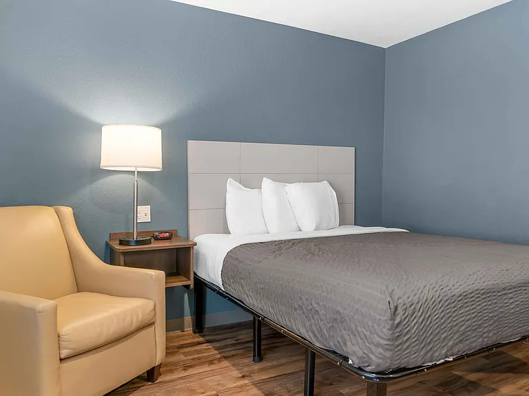 Studio Suite - 1 Queen Bed