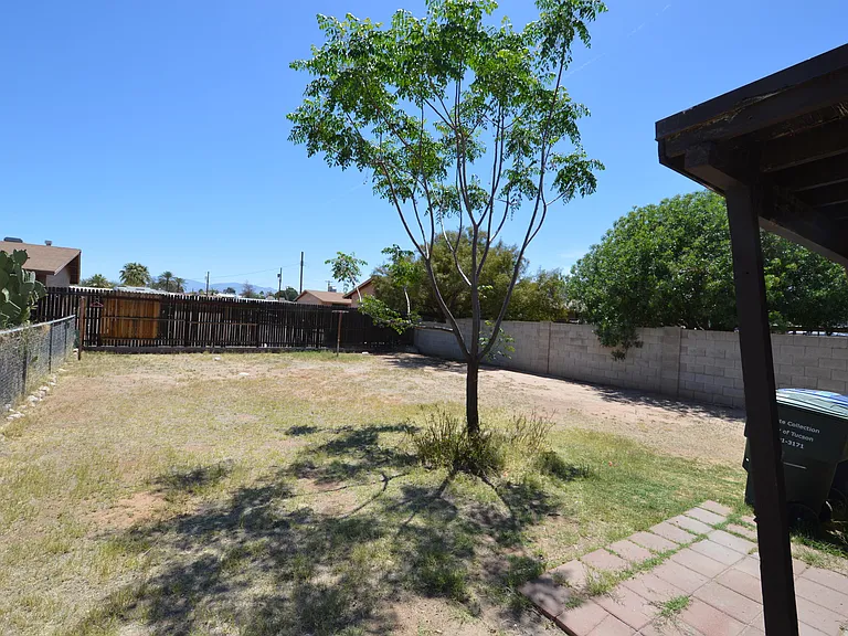 1150 N Santa Rosa Ave — Photo 7