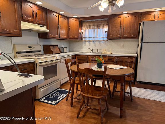 3rd image of 616 Fig St