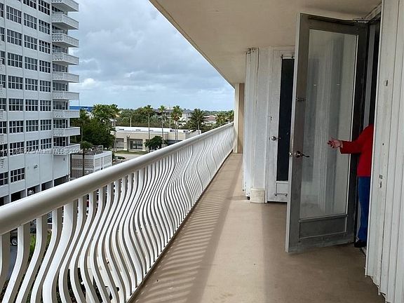2nd image of 4020 Galt Ocean Dr APT 308