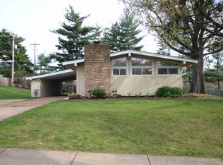 1739 Ridgewood Dr, Saint Louis, MO 63126