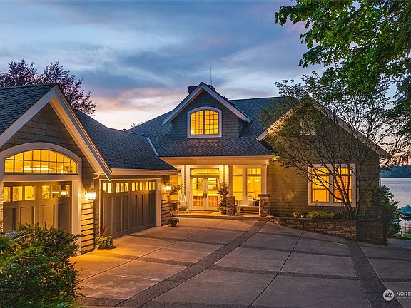 4th image of 3408 W Lake Sammamish Parkway NE
