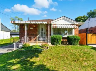 27 Warren Ave, Hamilton, ON L9A 3C7