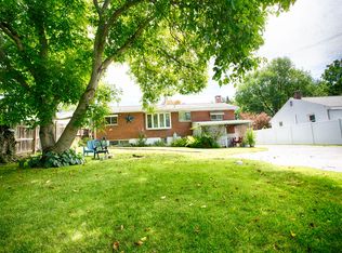 2890 Alms House Rd, Nazareth, PA 18064