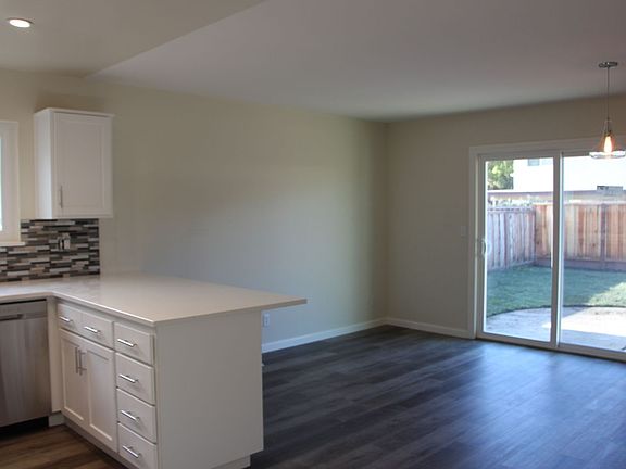 4th image of 3713 Darwin Dr