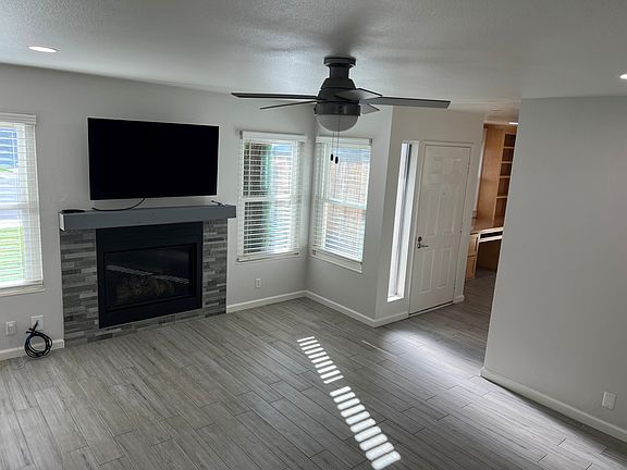 4th image of 4906 Capriconus Ave