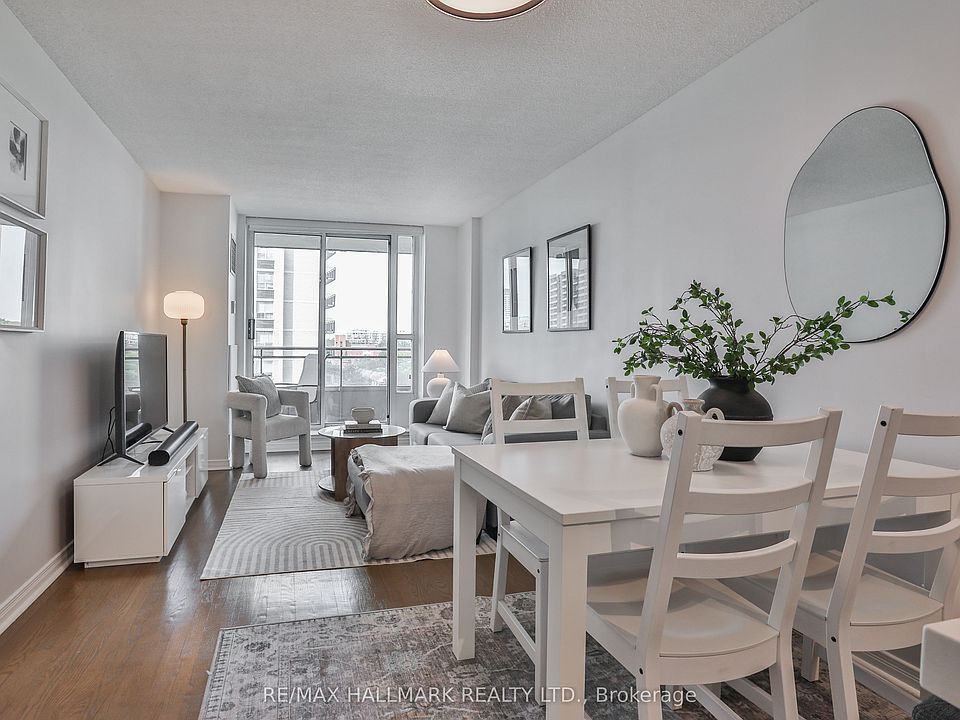 1st image of 245 Davisville Ave #716