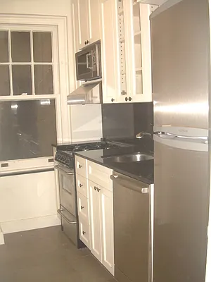 Rented by City Connections Realty | media 14