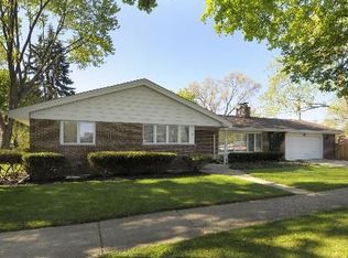 2023 E Grove St, Arlington Heights, IL 60004