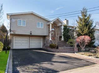 3376 Robbin Ln, Merrick, NY 11566