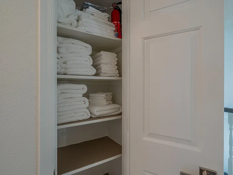 Plenty of linens and towels