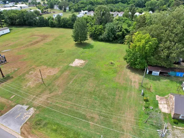 1525 E 5th St, Metropolis, IL 62960