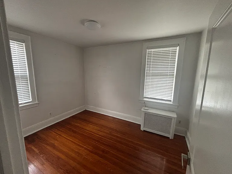 807-809 Schuyler Ave #1R — Photo 8
