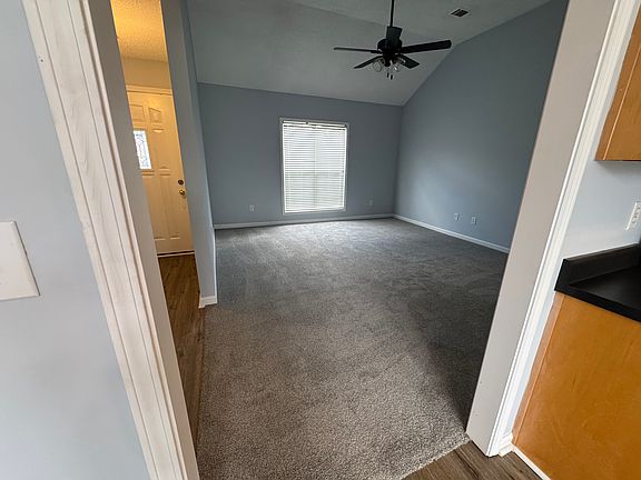 4th image of 502 Dorothy Ct