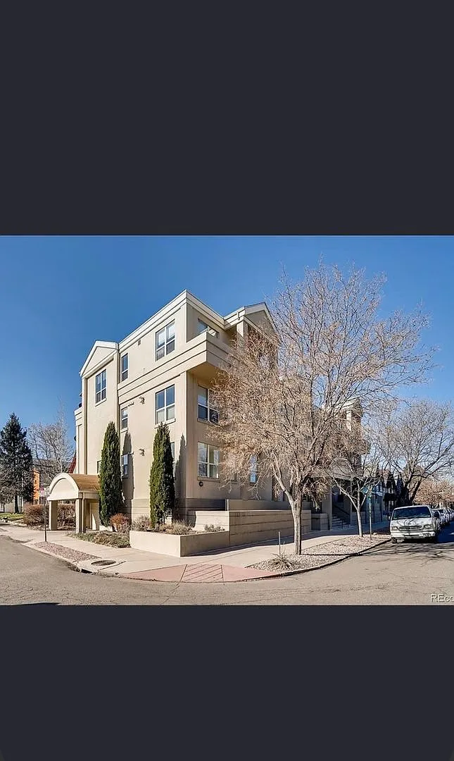424 E 1st Ave — Photo 1