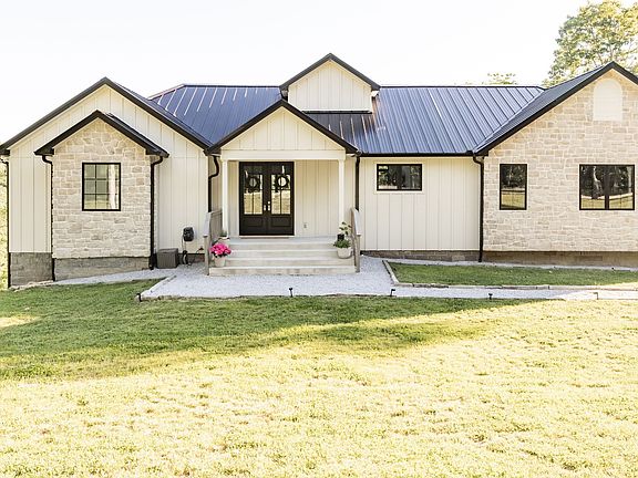 2nd image of 1058 Paiute Trl