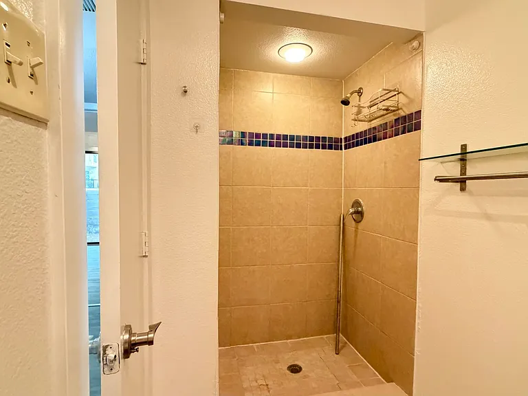 4123 Avondale Ave #106 — Photo 7