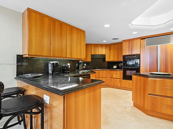 5th image of 9559 Collins Ave #S-10i