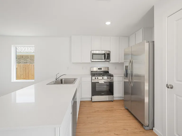 1102 Rustic Willow Dr — Photo 15