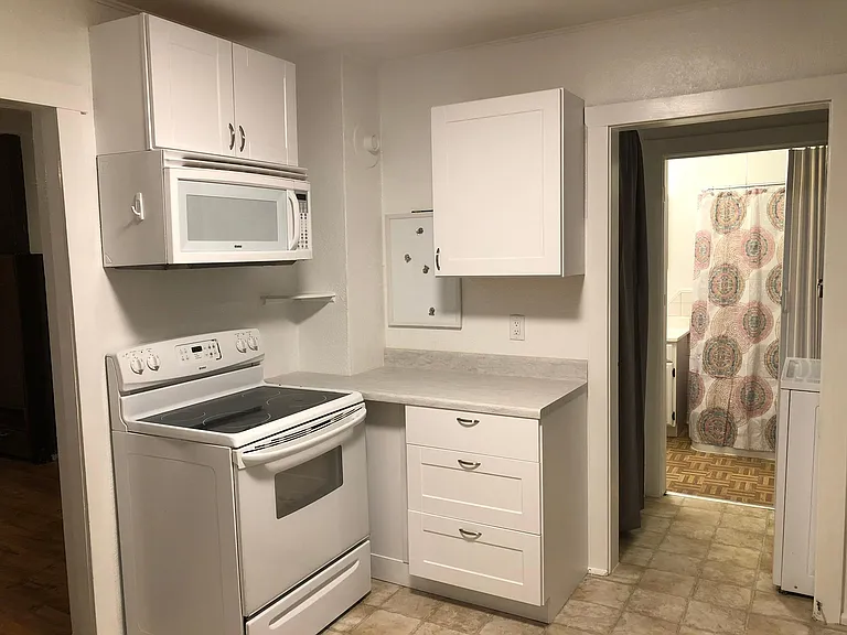 665 N 6th St — Photo 5
