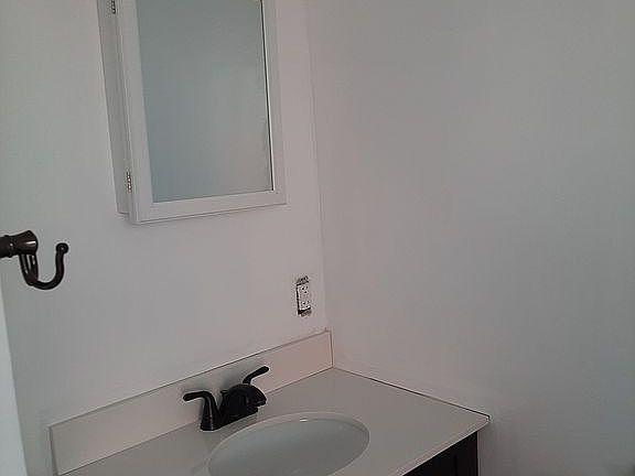 3rd image of 207 Porter St