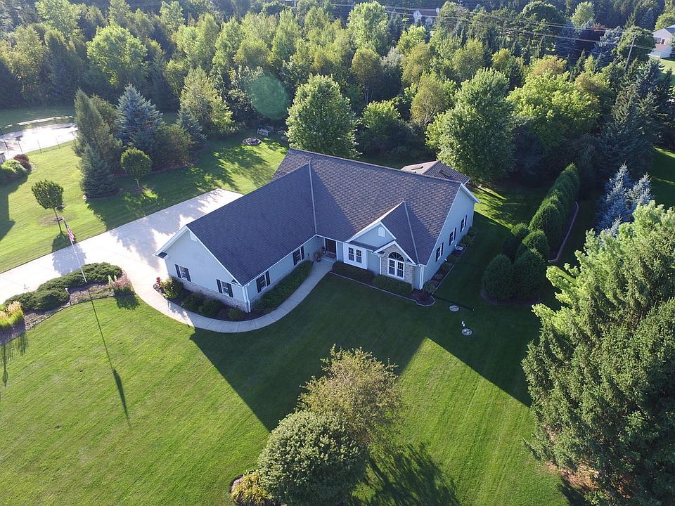 1st image of N67W29080 Old Oak Ln