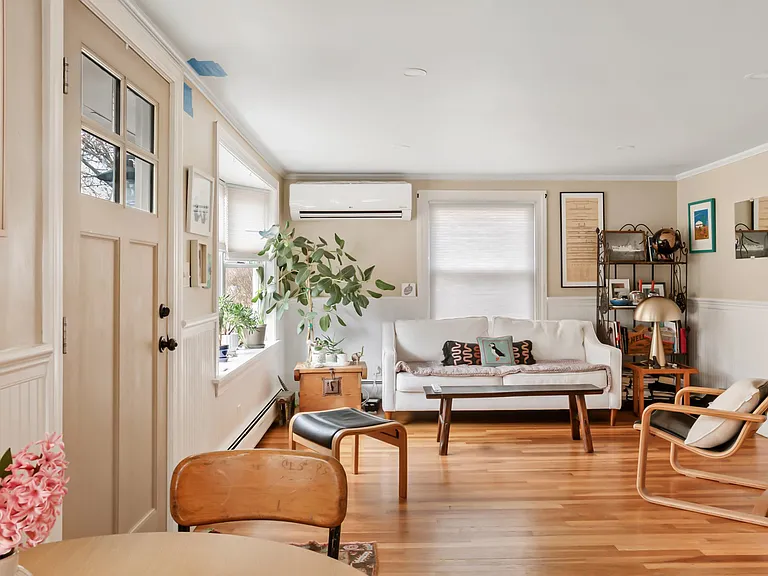 42 Coolidge Ave — Photo 6