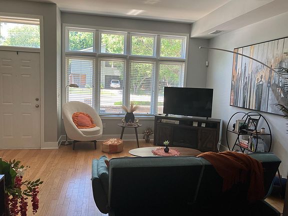 4th image of 4471 Rainbow Blvd