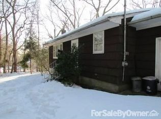 10 Buchanan Ave, Coram, NY 11727