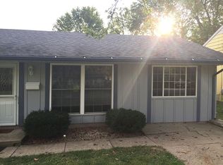 34 Nottingham Dr, Chatham, IL 62629