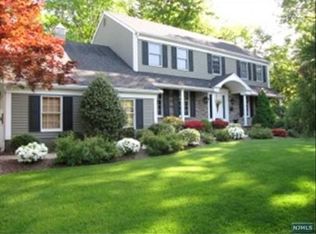 461 Glendale Rd, Wyckoff, NJ 07481