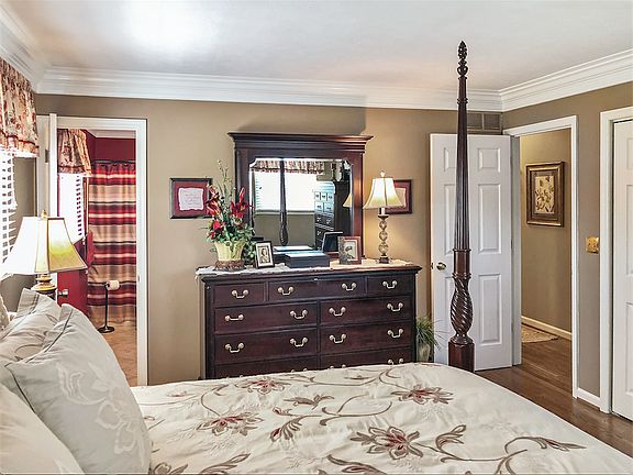 5th image of 216 Plantation Ln