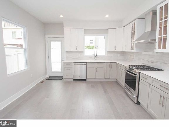 5th image of 2215 E Susquehanna Ave