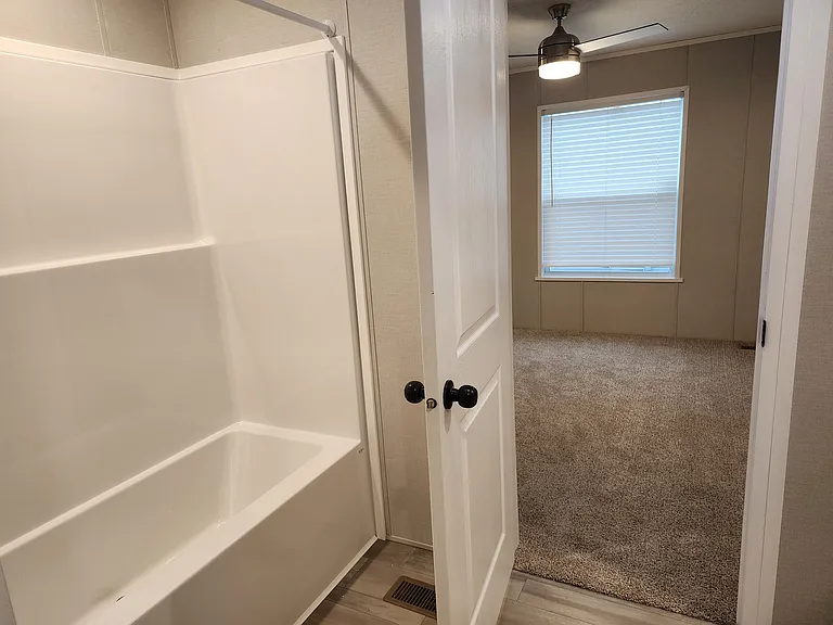 13955 Bronte Dr N — Photo 32
