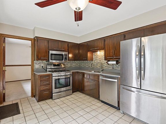 3rd image of 2839 Coventry LANE